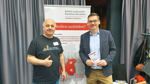 Stand der KAUSA-Landesstelle NRW auf der Ausbildungsmesse am 24.05.2023 in Dortmund