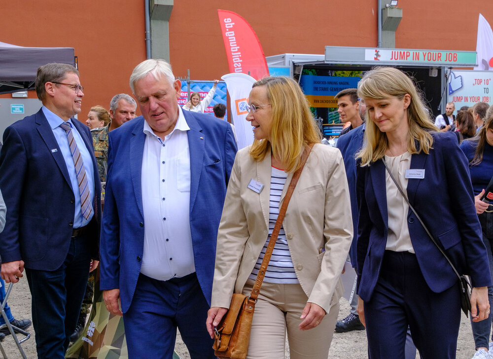 Messerundgang_Minister